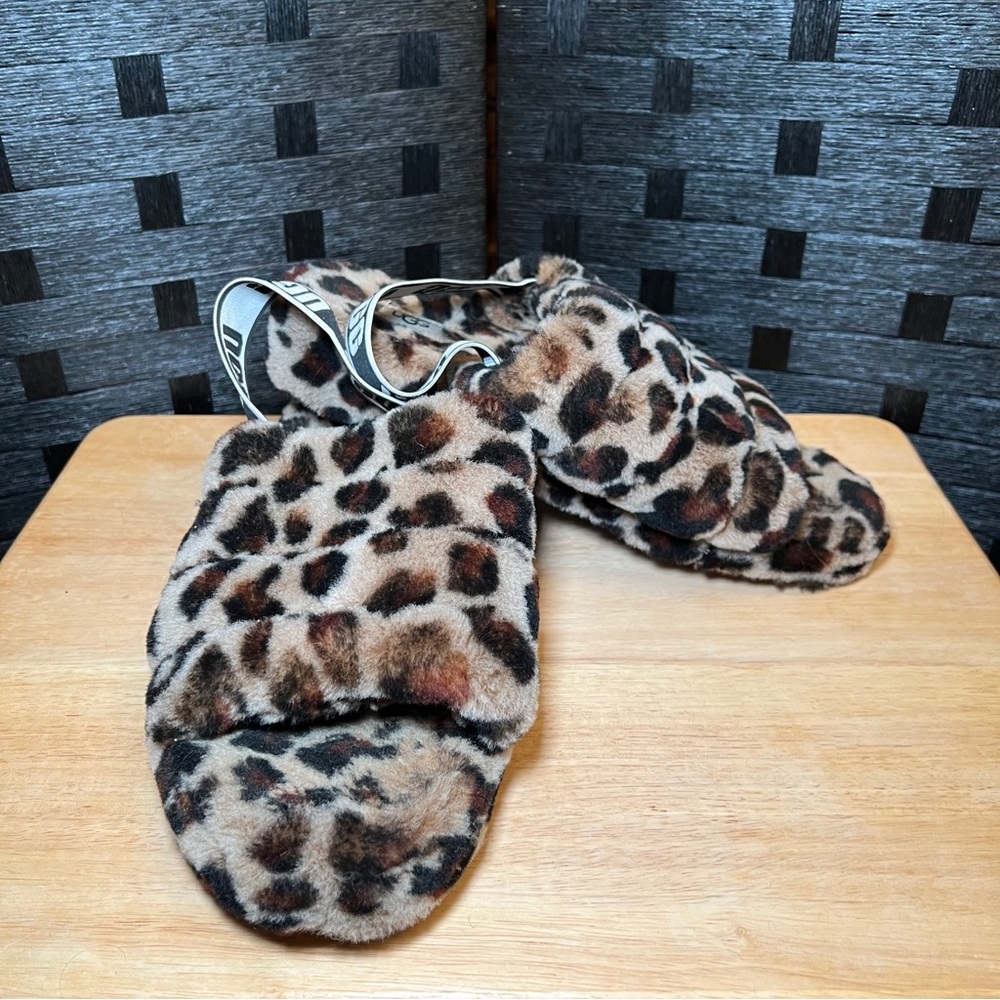 Women’s Size 12 Uggs leopard platform sandals slippers